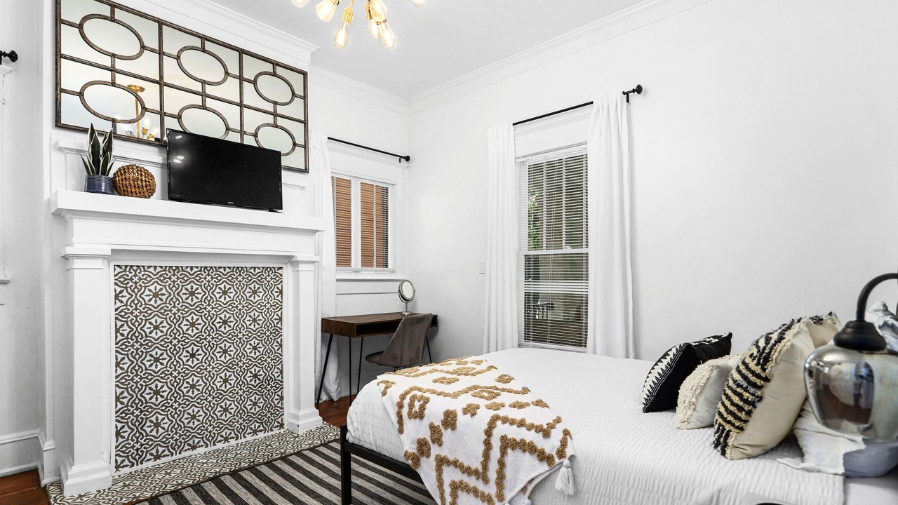 Photo of Bedroom in Midtown