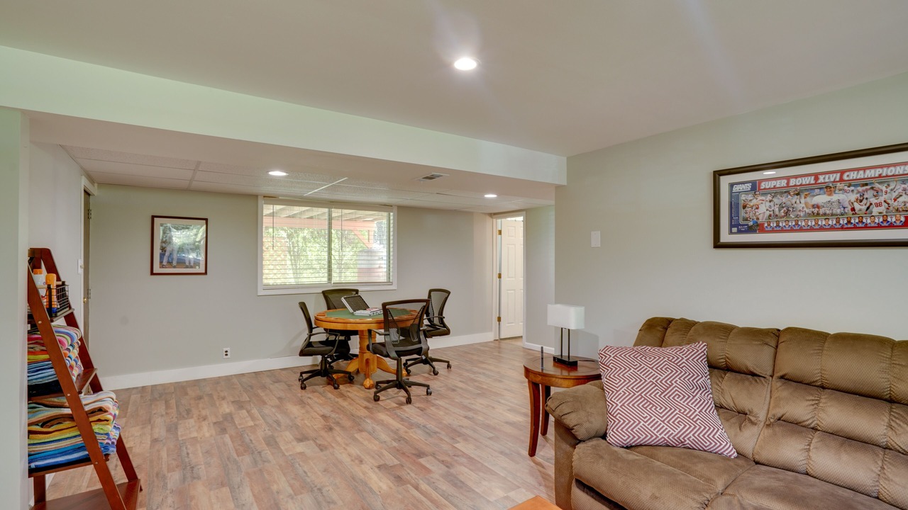 Photo of Livingroom in Saratoga Springs