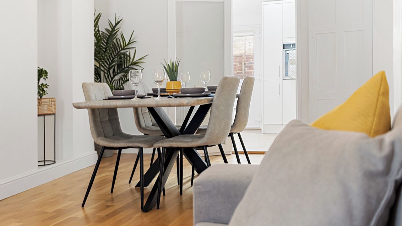 Photo of Livingroom in Exeter