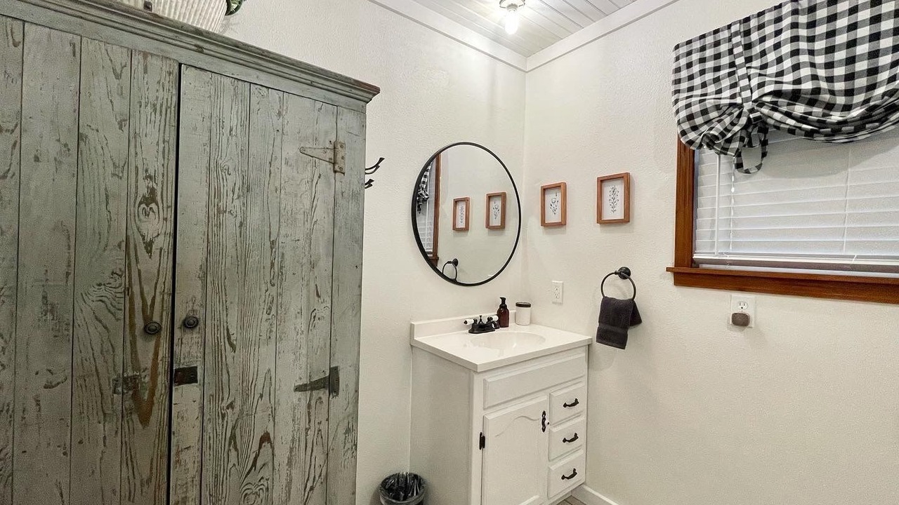 Photo of Bathroom in Deer
