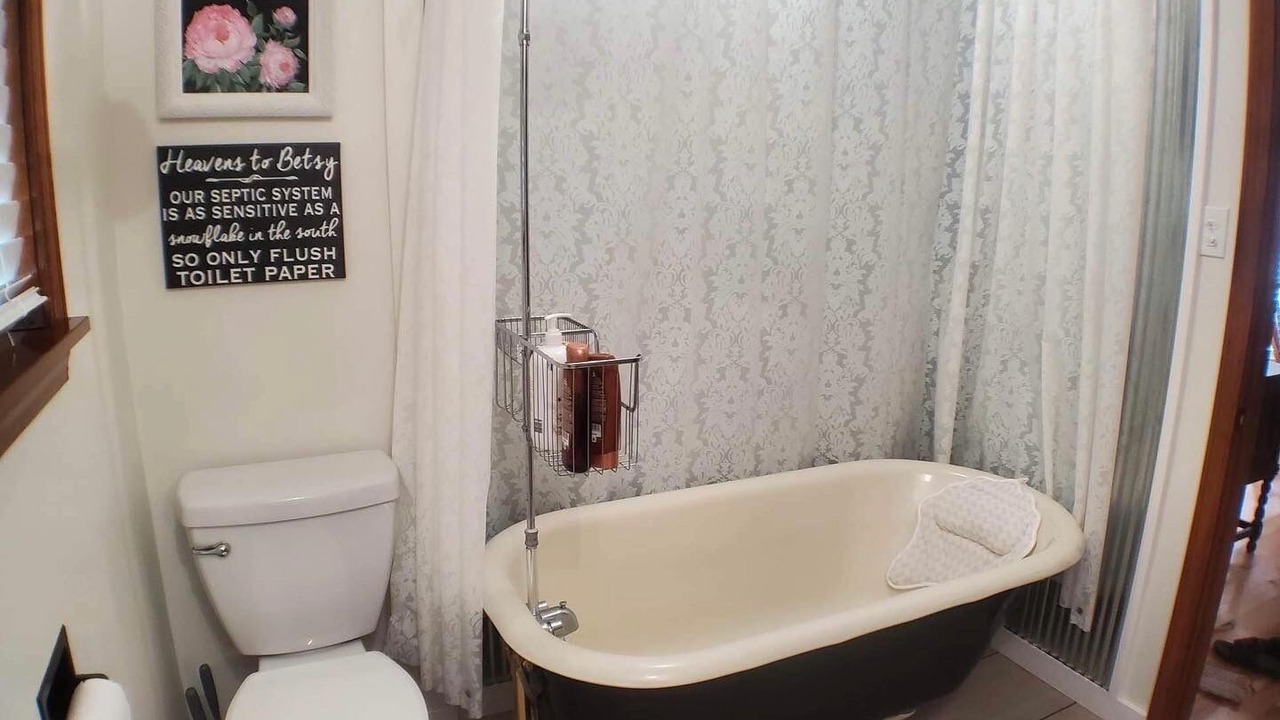 Photo of Bathroom in Deer