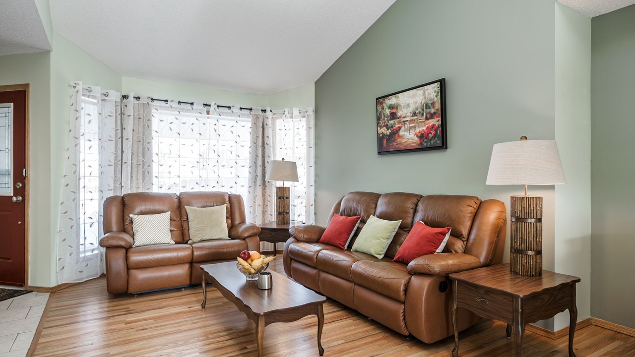 Photo of Livingroom in Country Hills