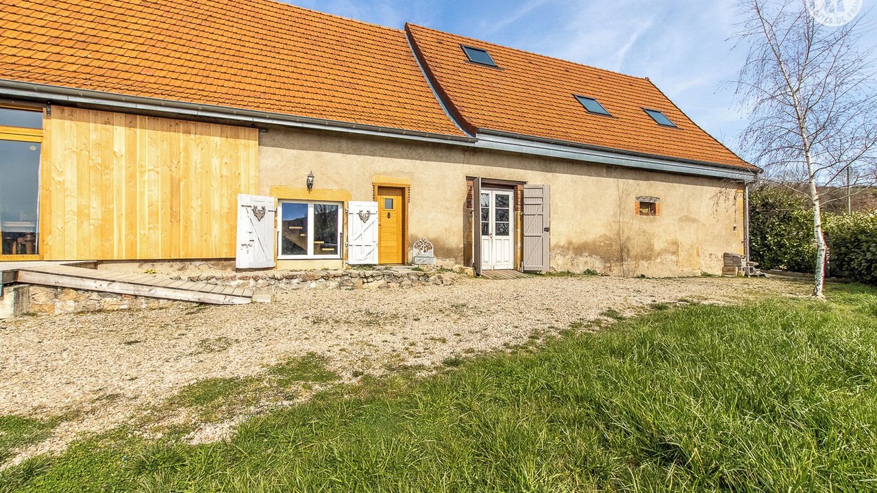 Photo of Outdoor in Issy-l'Eveque