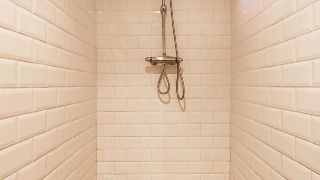 Photo of Bathroom in Issy-l'Eveque