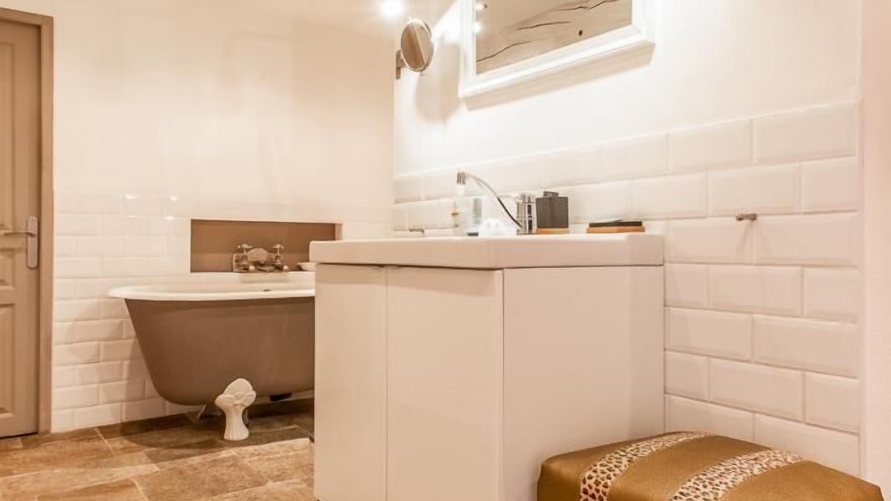 Photo of Bedroom in Issy-l'Eveque