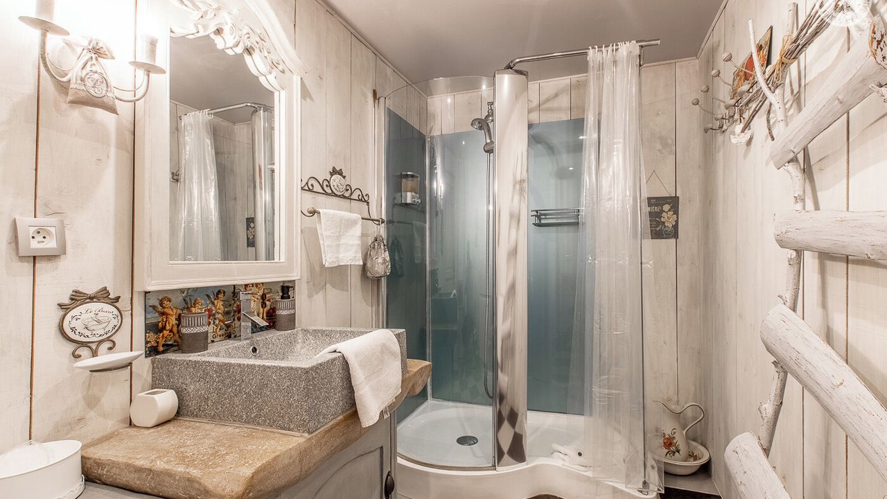 Photo of Bathroom in Frontenaud