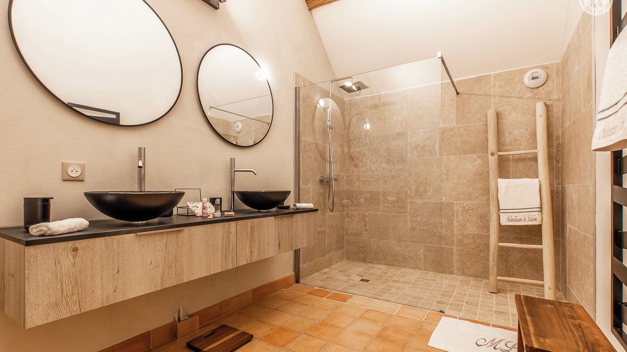 Photo of Bathroom in Lalheue