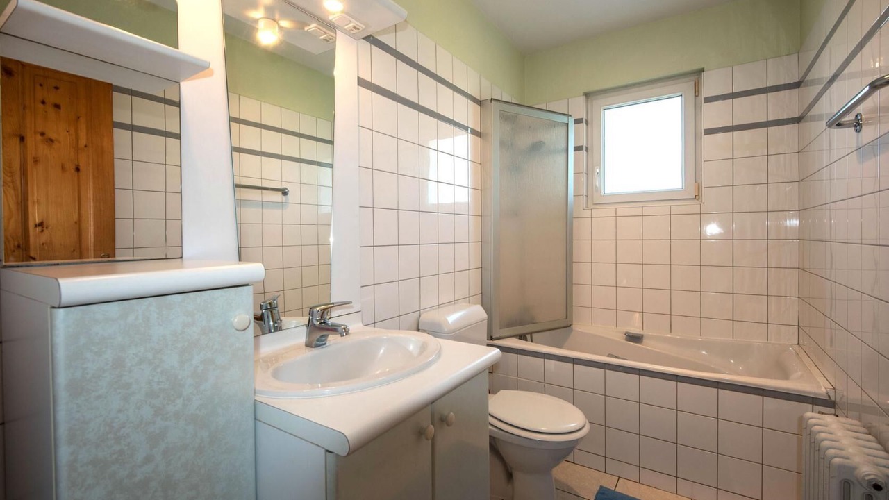 Photo of Bathroom in Perreuil