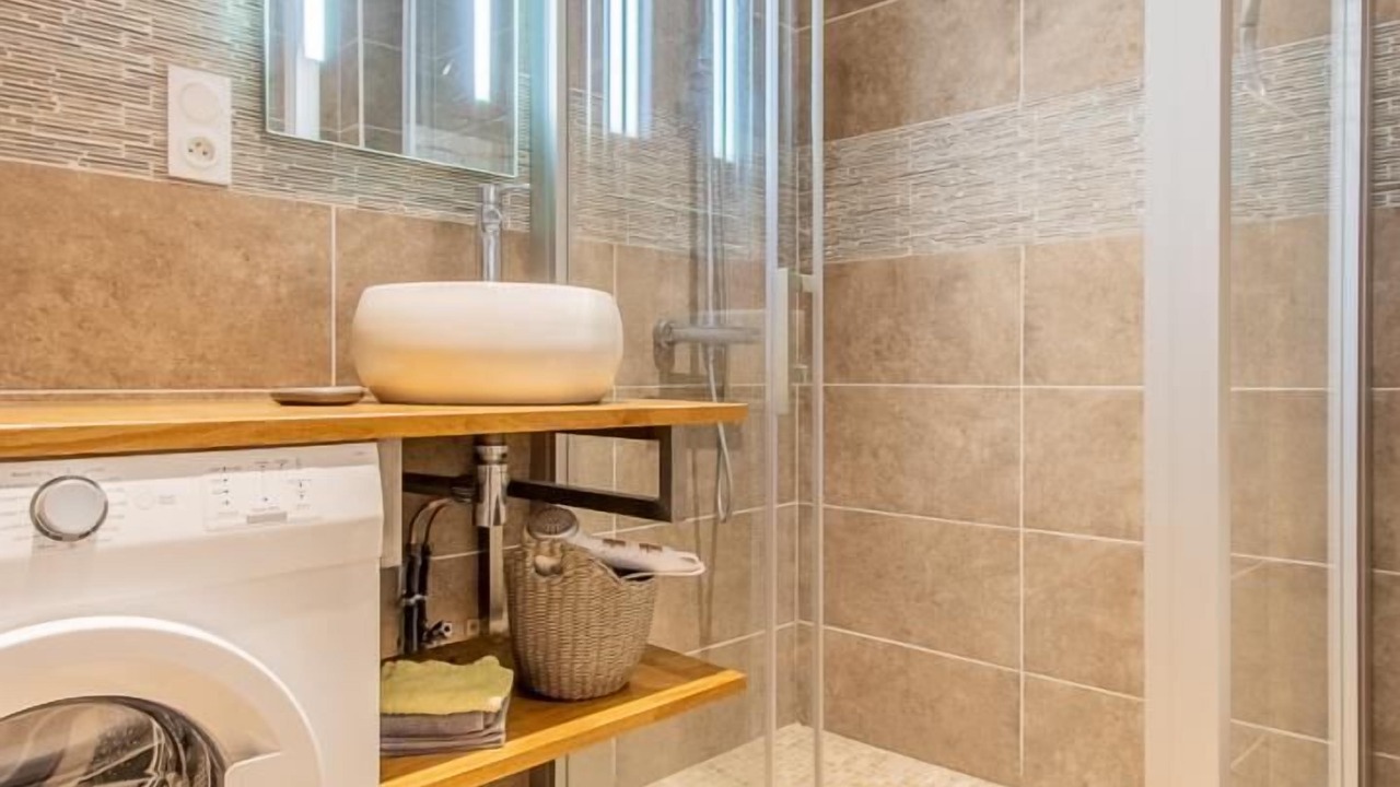 Photo of Bathroom in Cluny