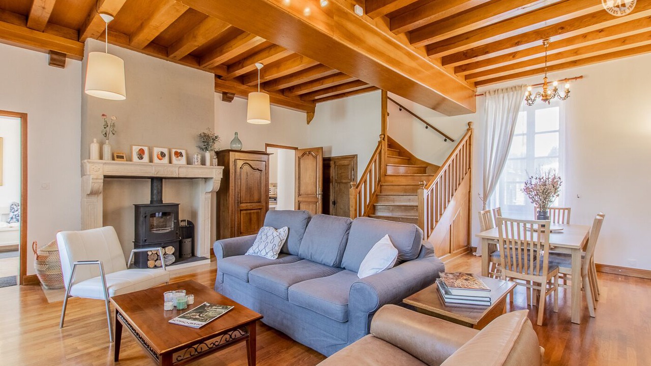 Photo of Livingroom in Saint-Sernin-du-Plain