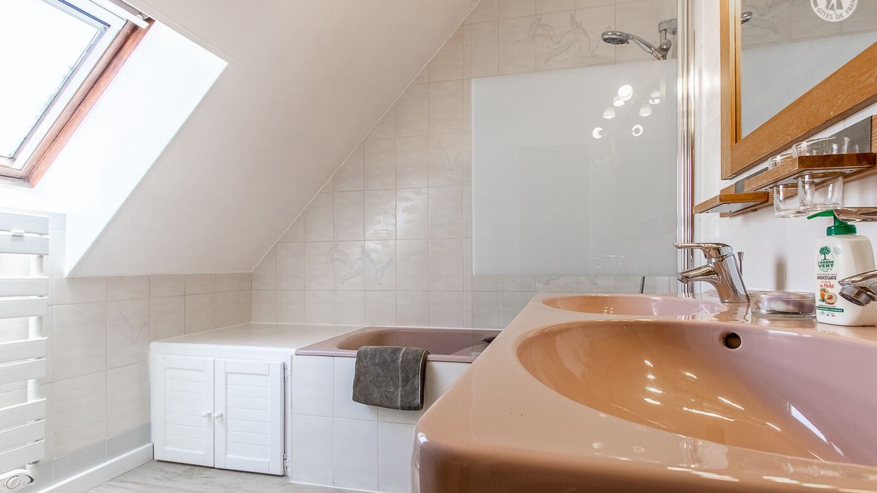 Photo of Bathroom in Saint-Sernin-du-Plain