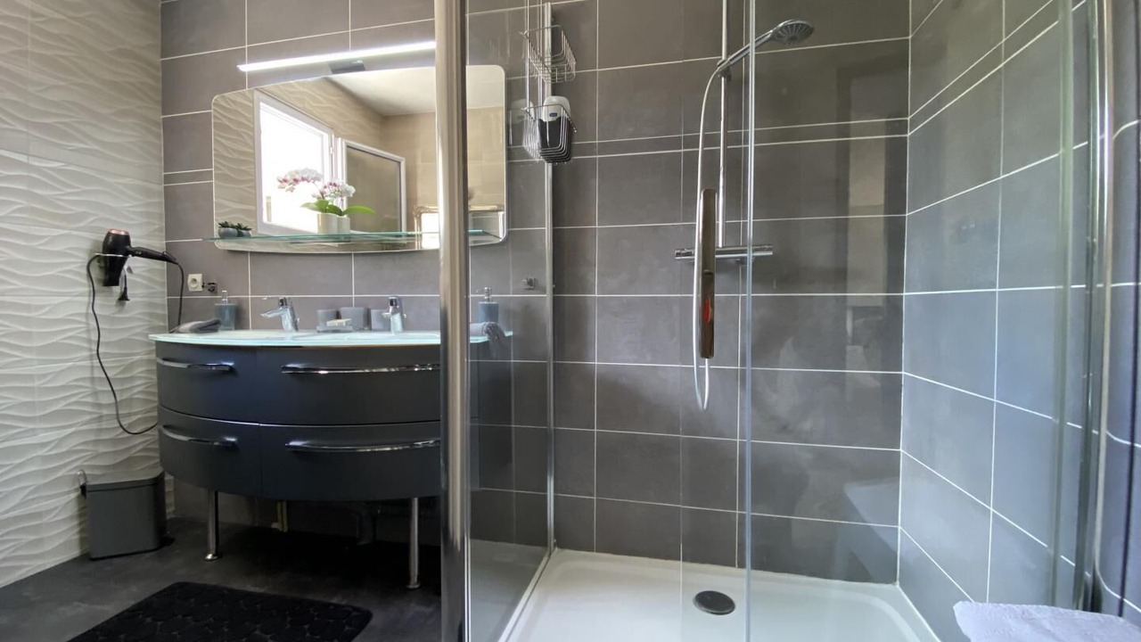 Photo of Bathroom in Cluny