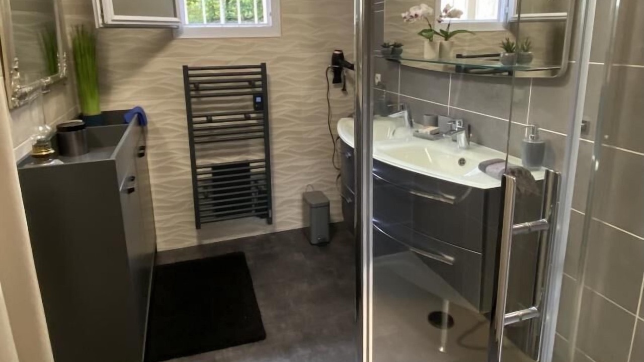 Photo of Bathroom in Cluny