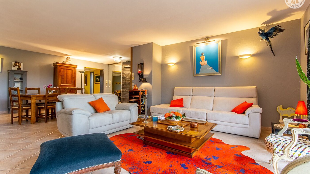 Photo of Livingroom in Cluny