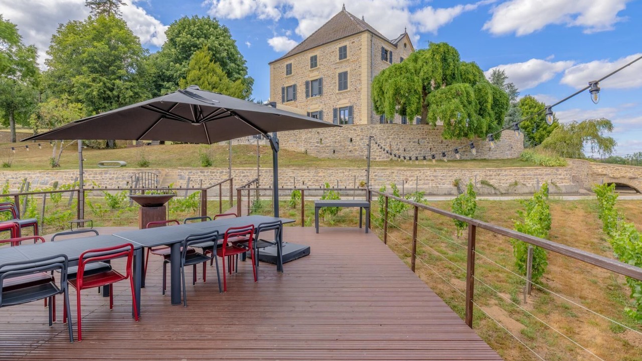 Photo of Outdoor in Bourgvilain