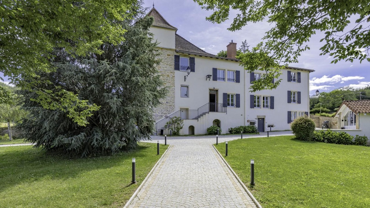 Photo of Outdoor in Bourgvilain