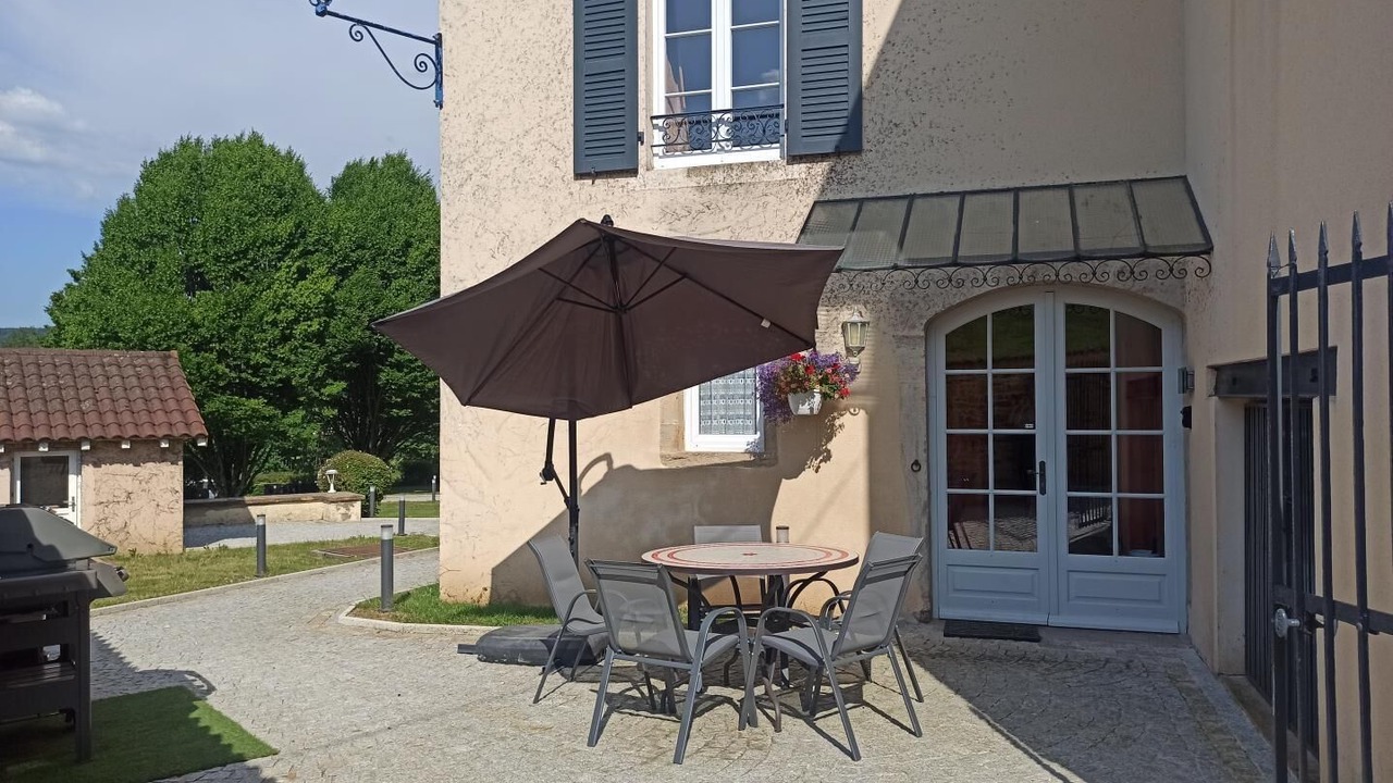 Photo of Outdoor in Bourgvilain