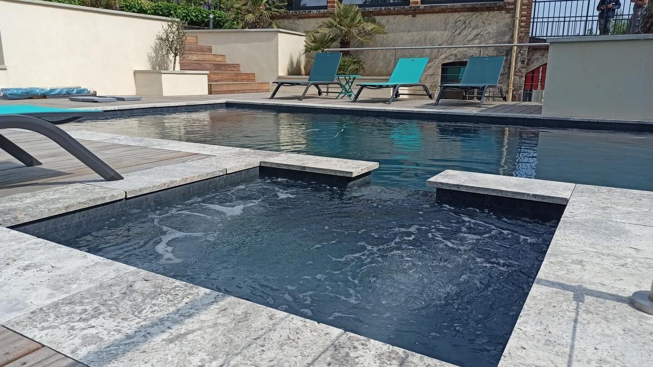 Photo of Outdoor in Bourgvilain