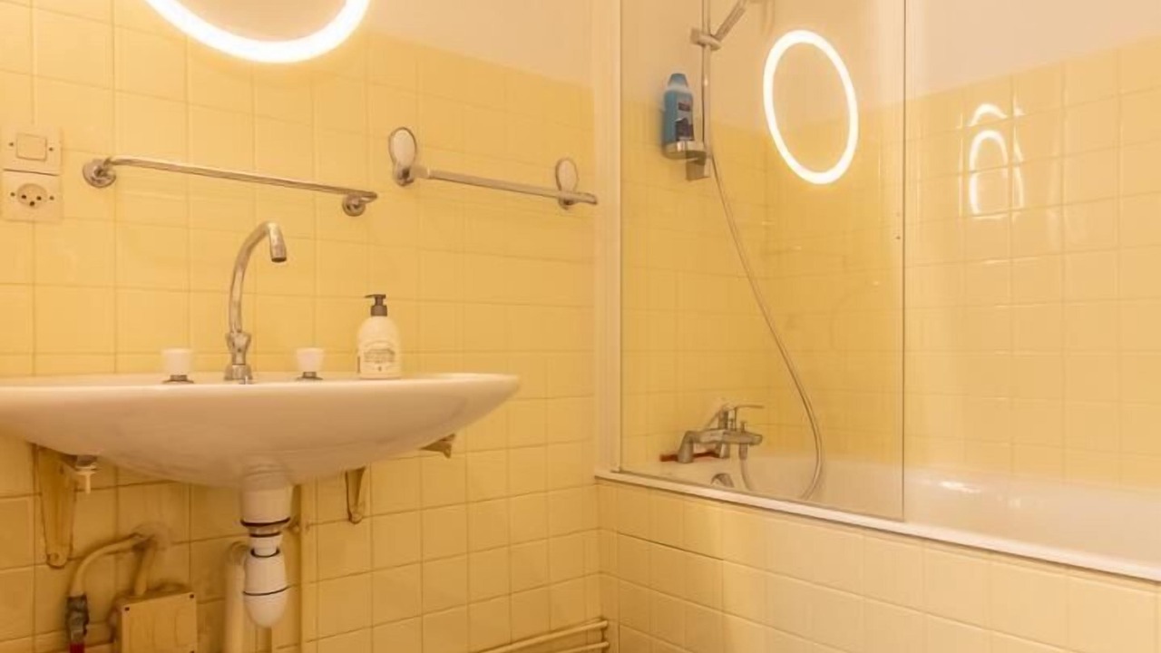 Photo of Bathroom in Mercurey