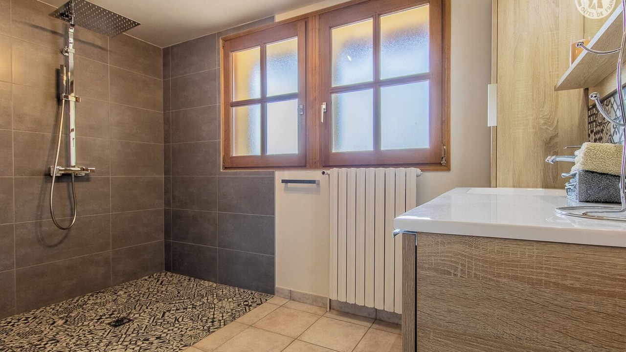 Photo of Bathroom in Cuiseaux