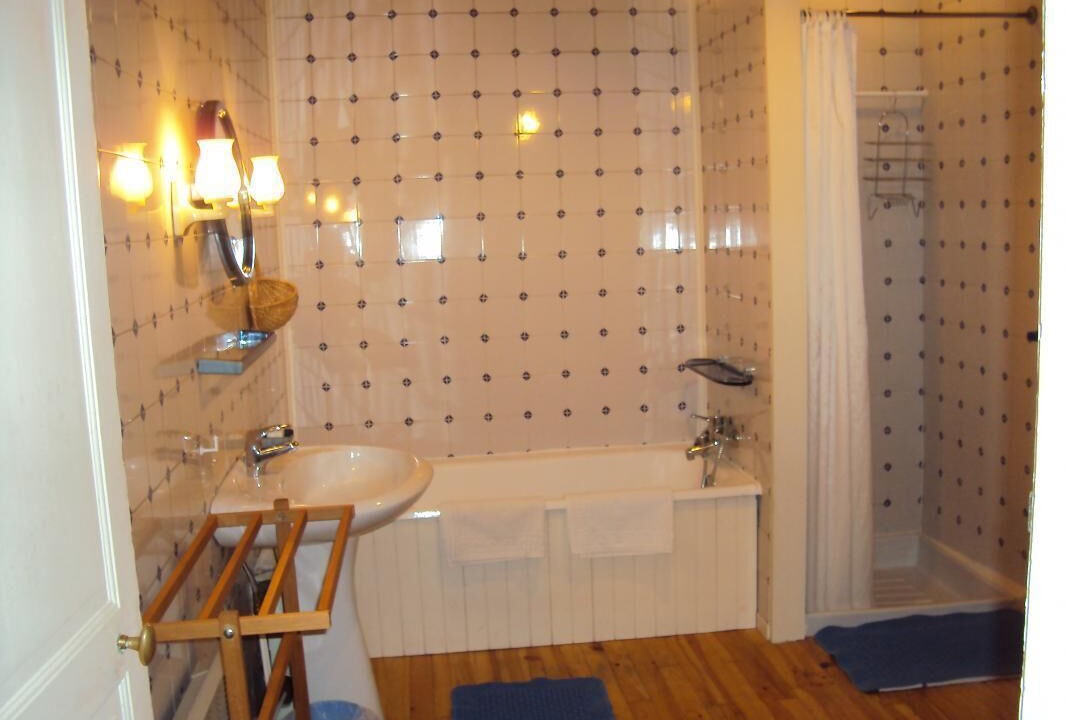 Photo of Bathroom in Montbellet