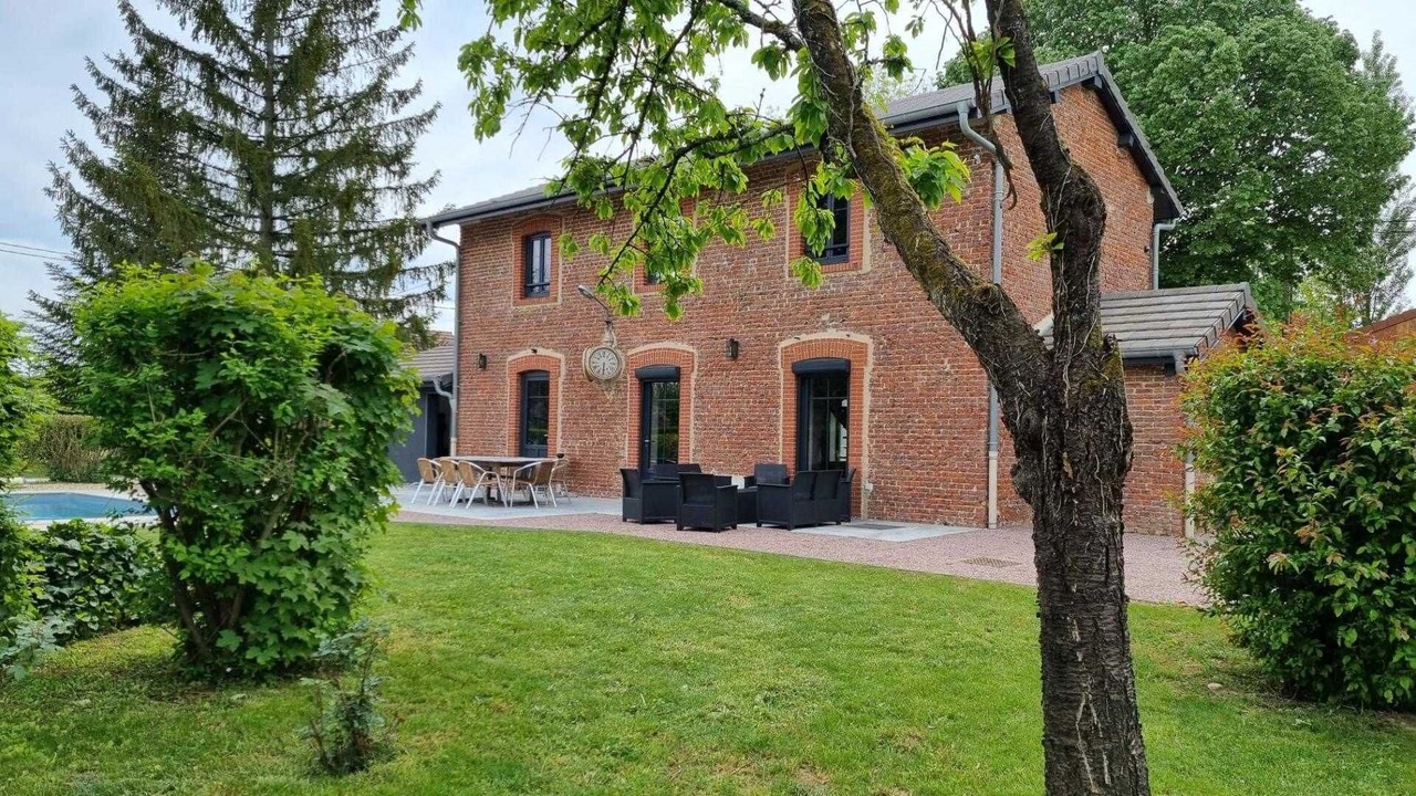 Photo of Outdoor in Montret