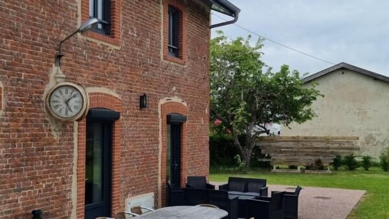 Photo of Outdoor in Montret