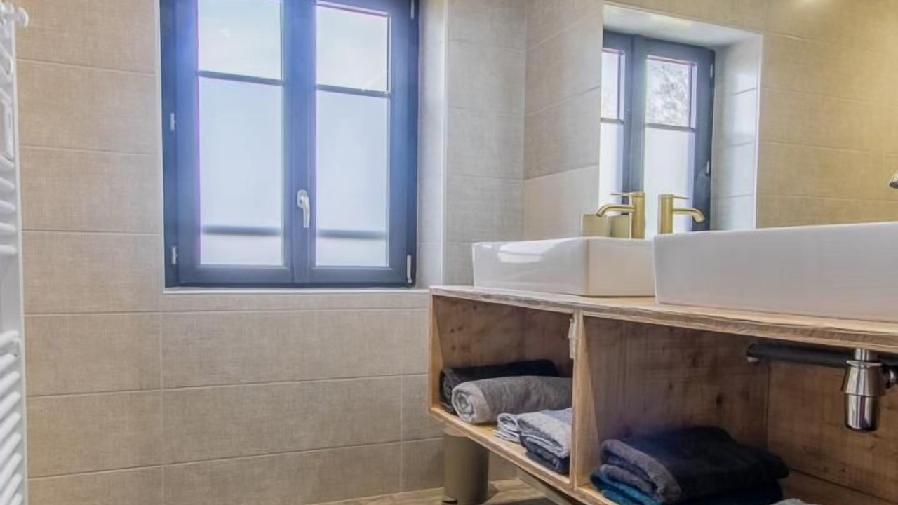 Photo of Bathroom in Montret