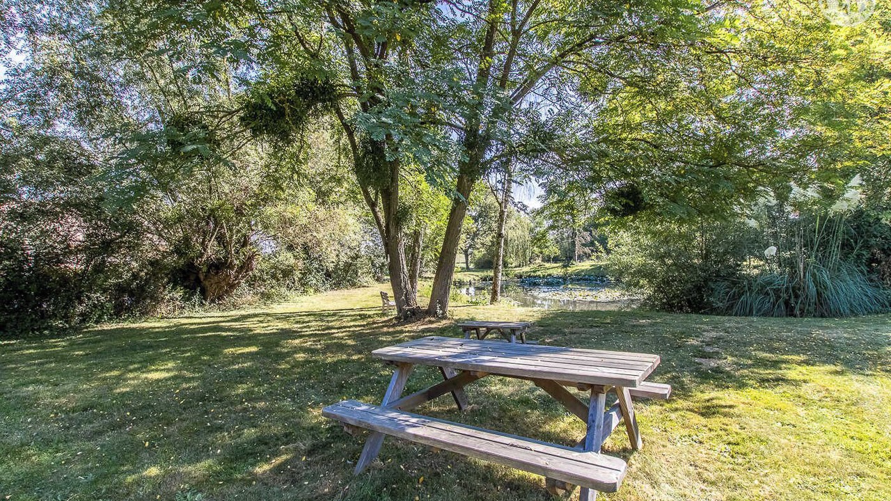 Photo of Outdoor in Serley
