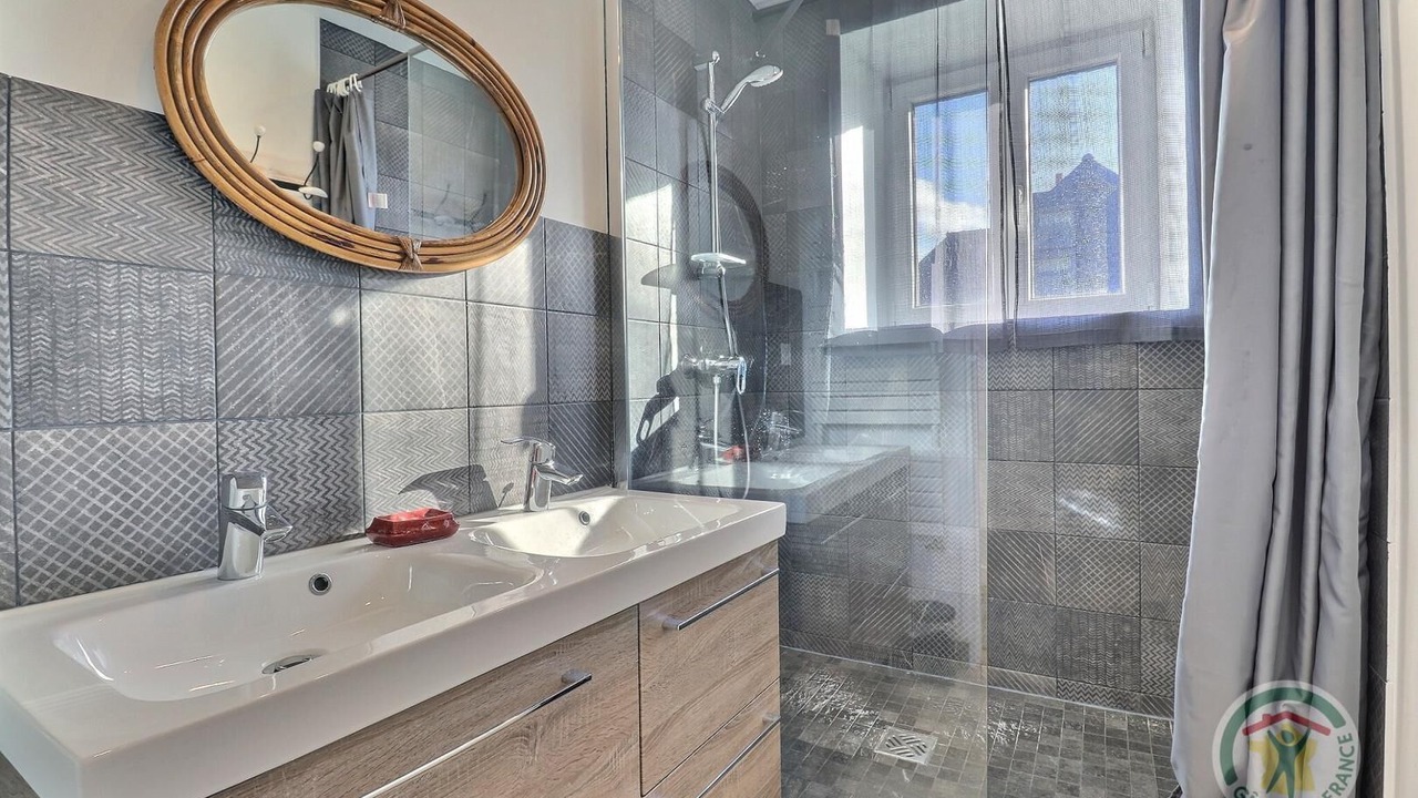 Photo of Bathroom in Saint-Ideuc
