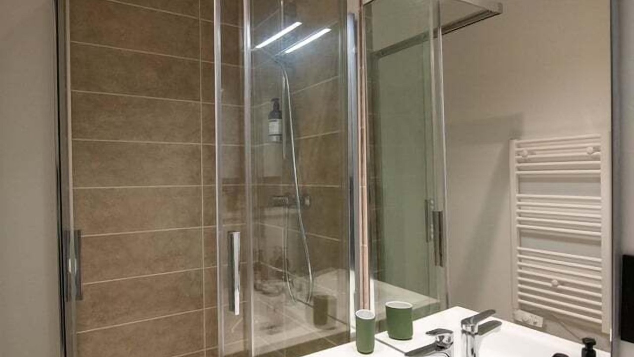Photo of Bathroom in Griffon - Royale