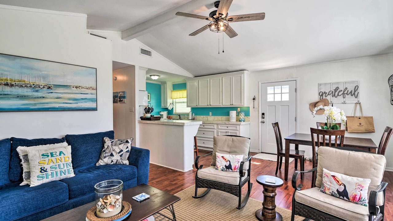 Photo of Livingroom in Terramar Beach