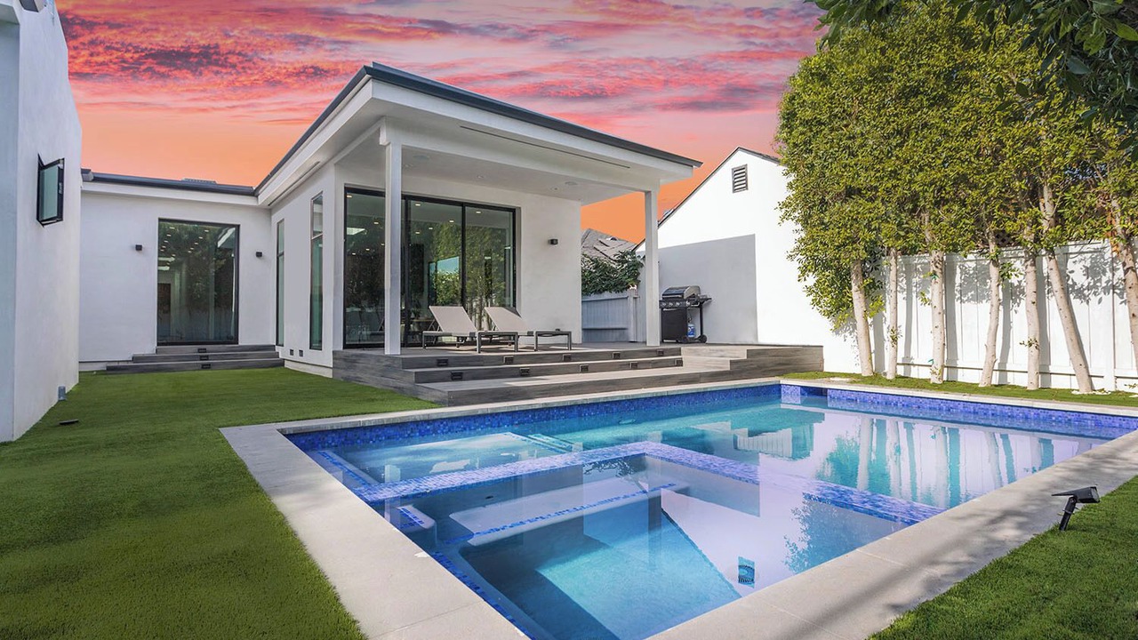 Photo of Outdoor in McManus
