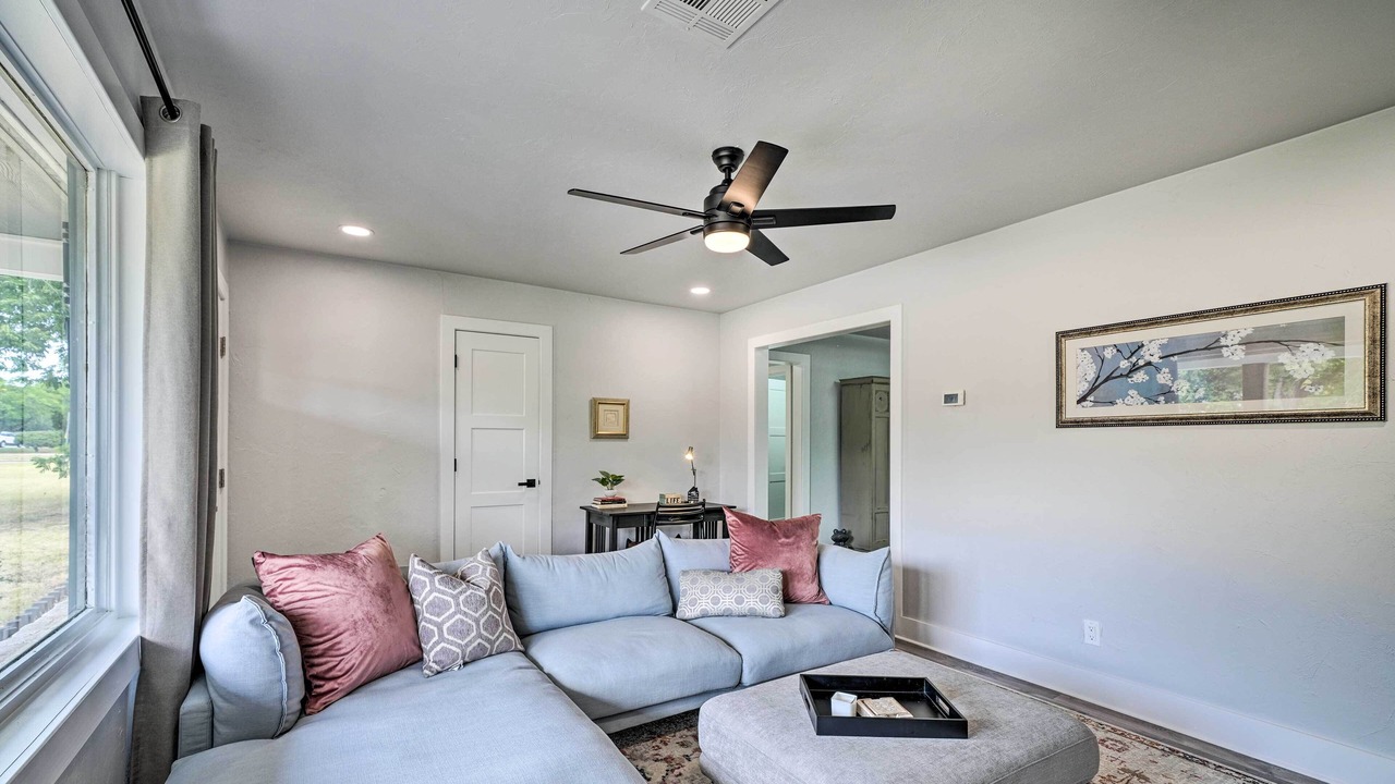 Photo of Livingroom in Central Oklahoma City