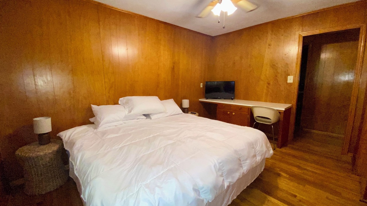 Photo of Bedroom in Russellville