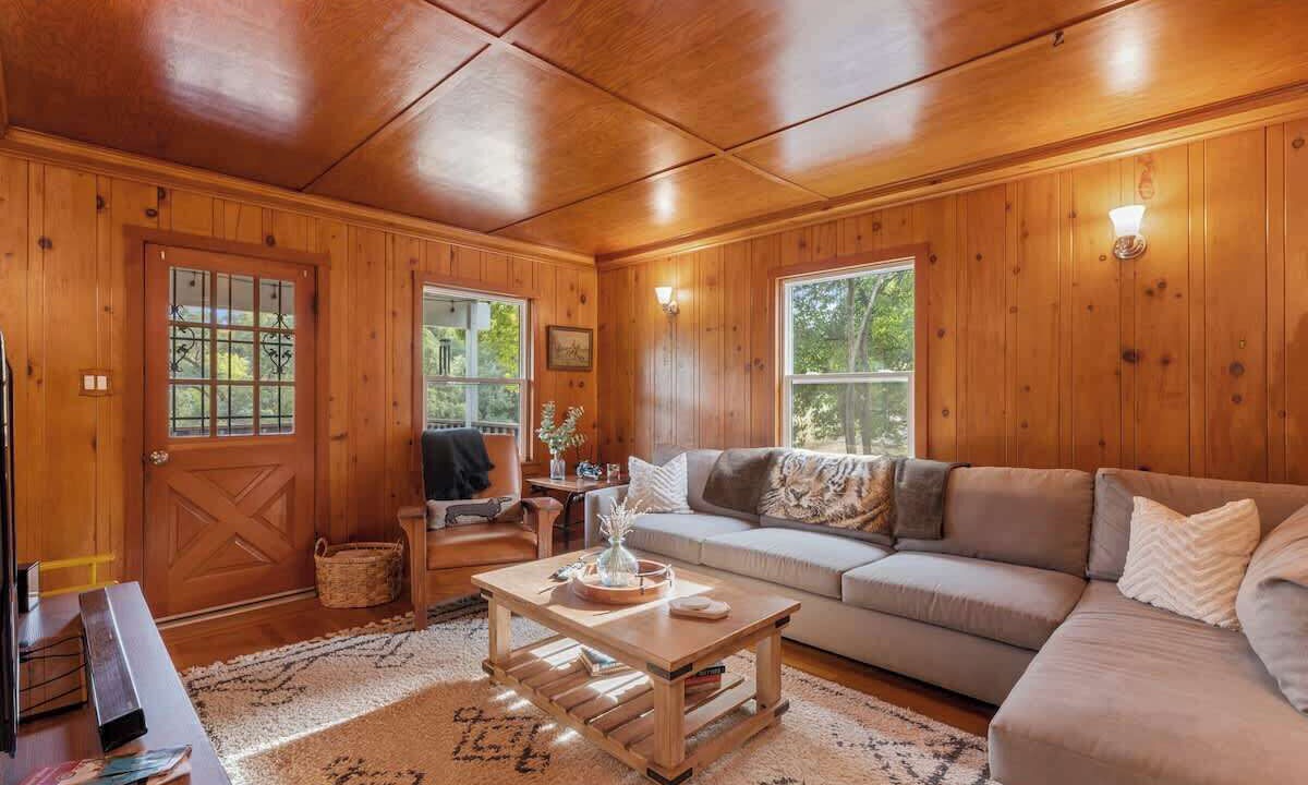 Photo of Livingroom in Auburn