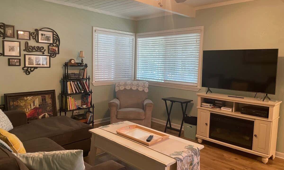 Photo of Livingroom in Auburn