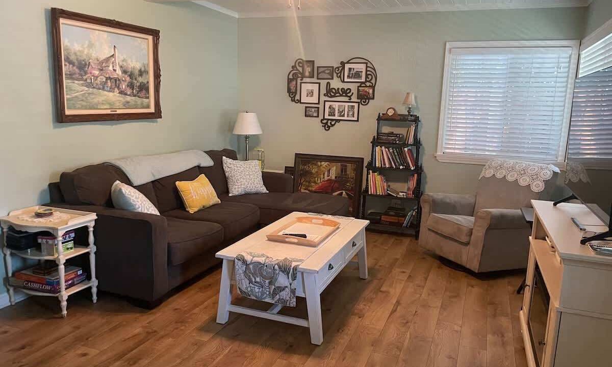 Photo of Livingroom in Auburn