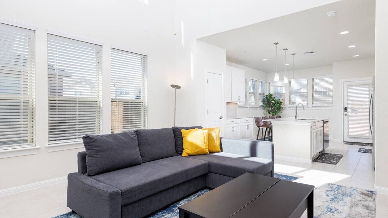 Photo of Livingroom in McNeil