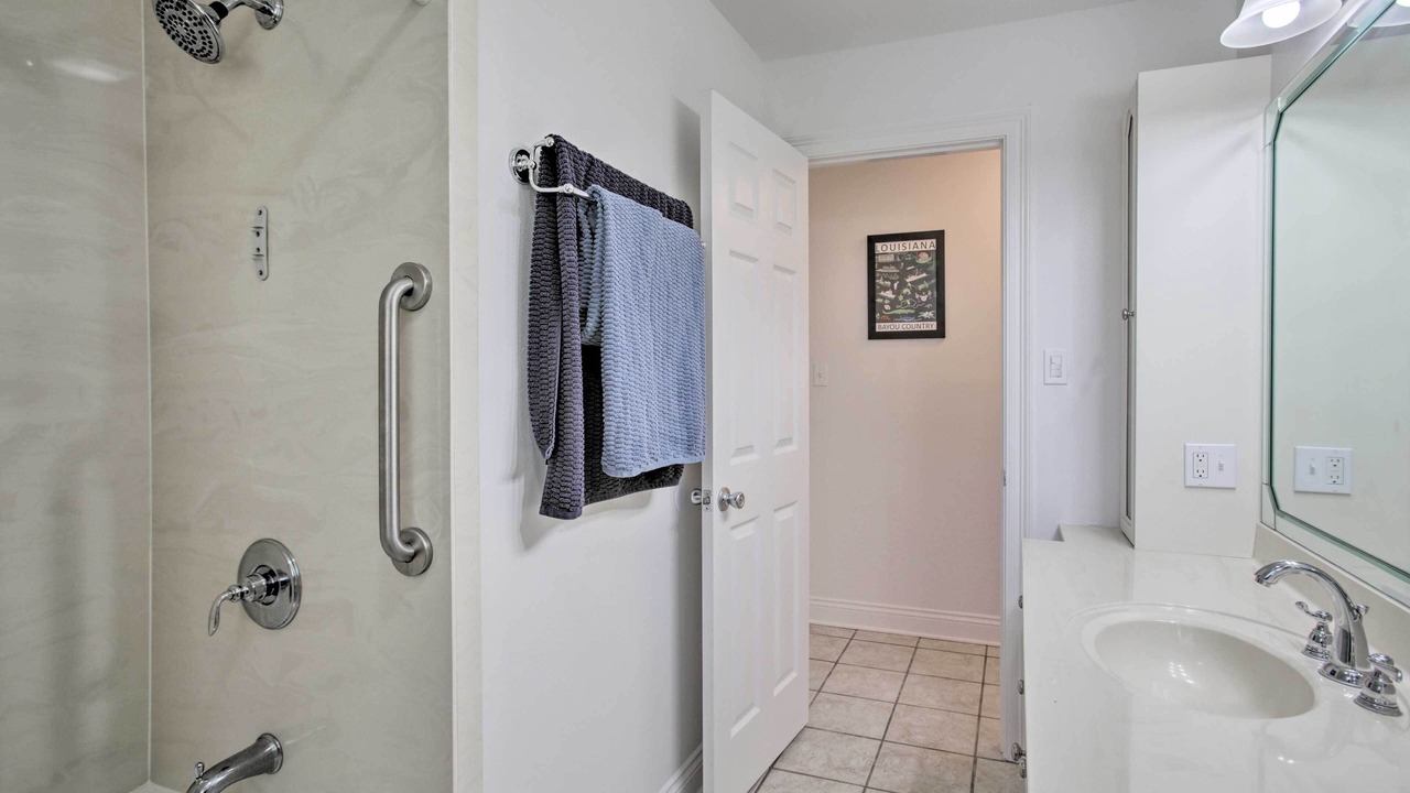Photo of Bathroom in Theriot