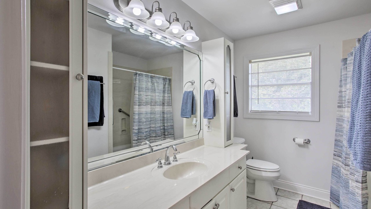 Photo of Bathroom in Theriot