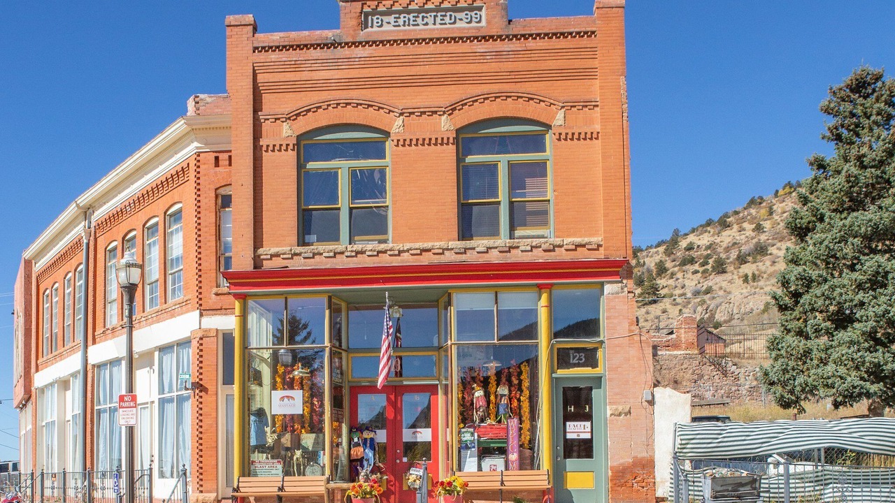 Photo of Others in Victor