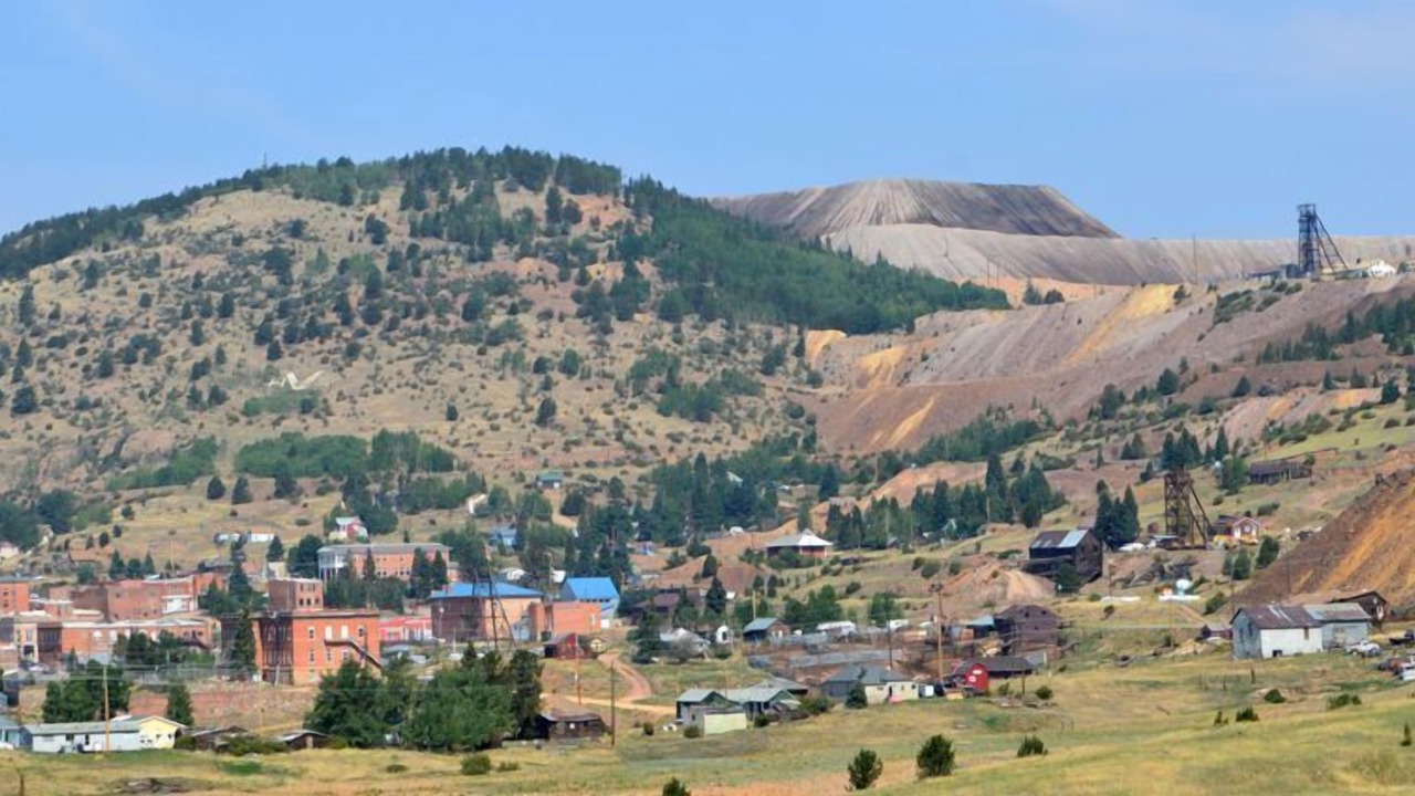 Photo of Others in Victor