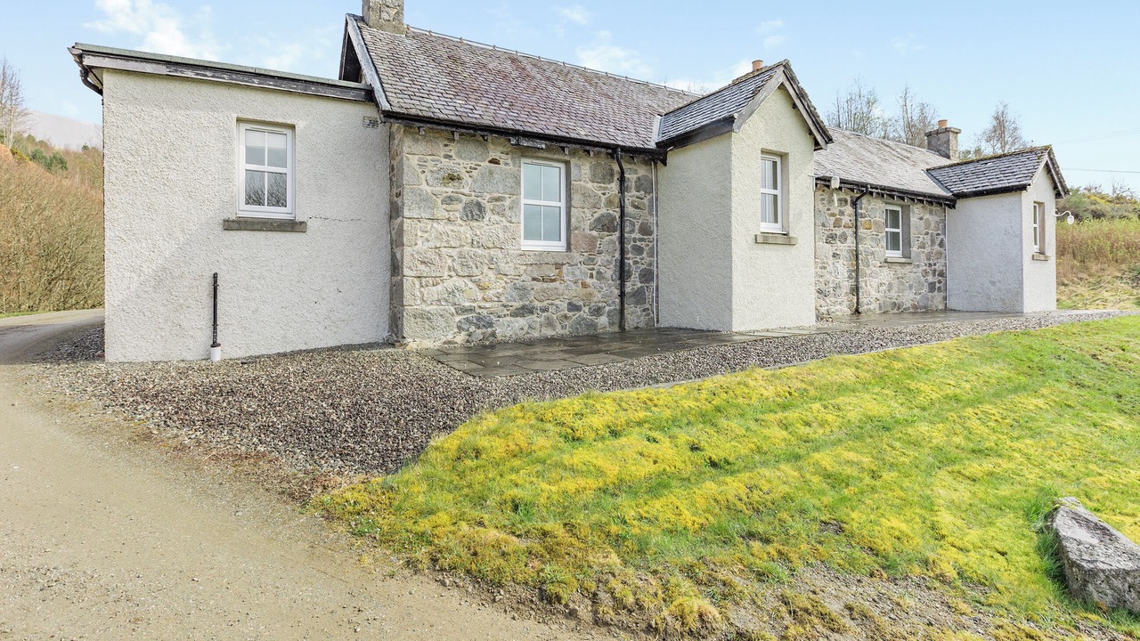 Photo of Others in Newtonmore