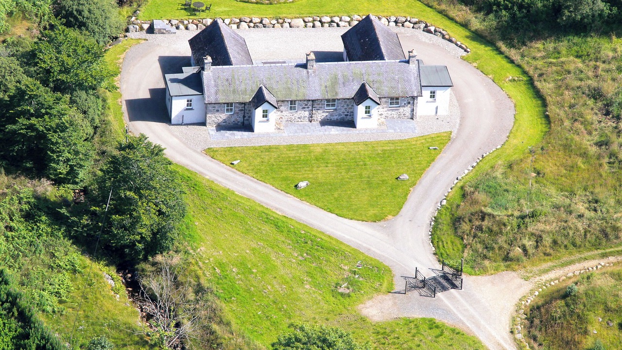 Photo of Others in Newtonmore