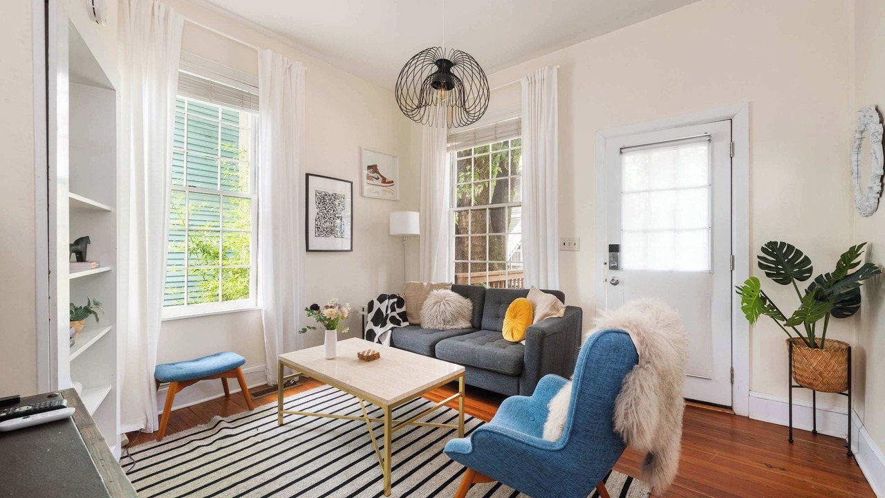 Photo of Livingroom in Cabbagetown