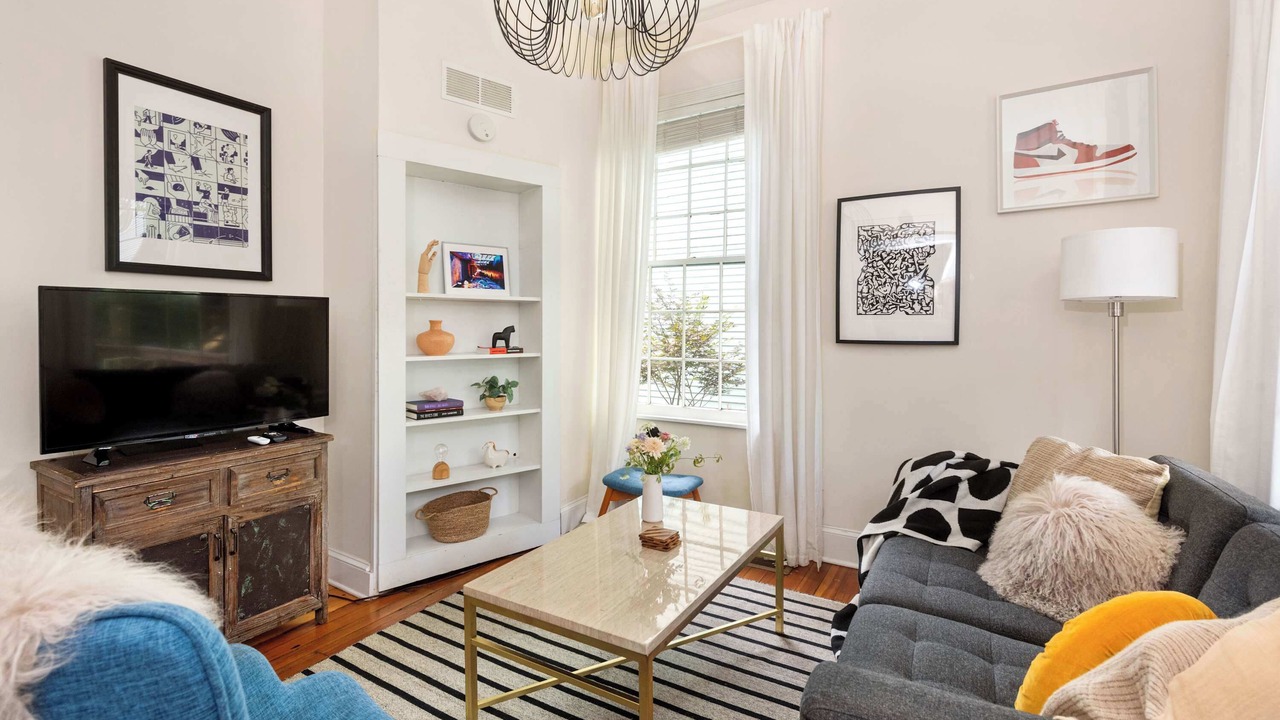 Photo of Livingroom in Cabbagetown