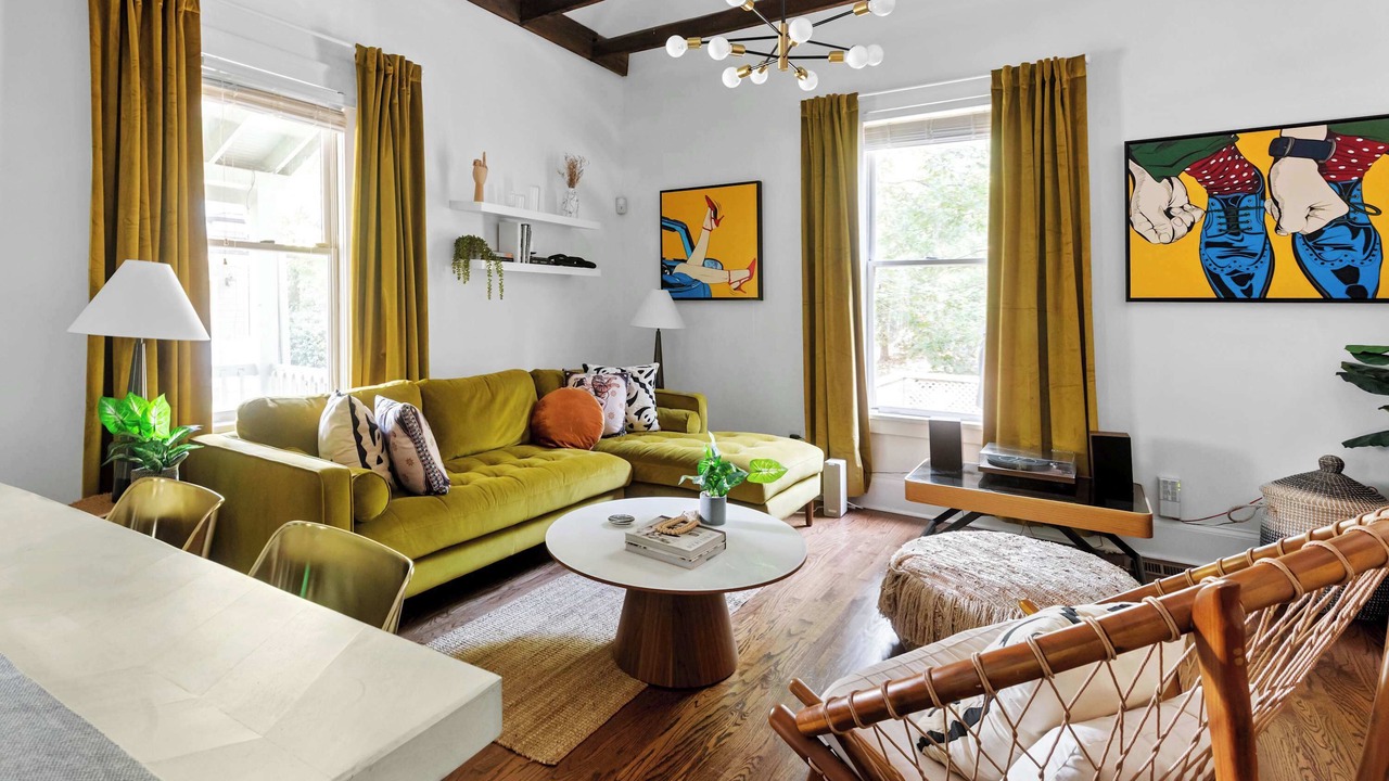 Photo of Livingroom in Cabbagetown