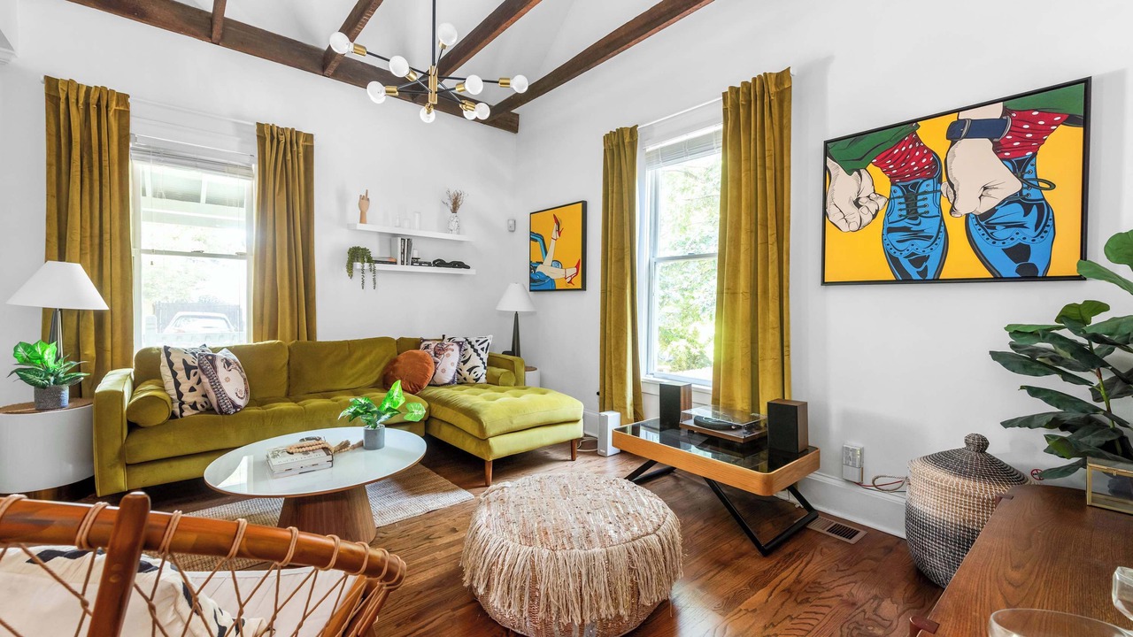 Photo of Livingroom in Cabbagetown