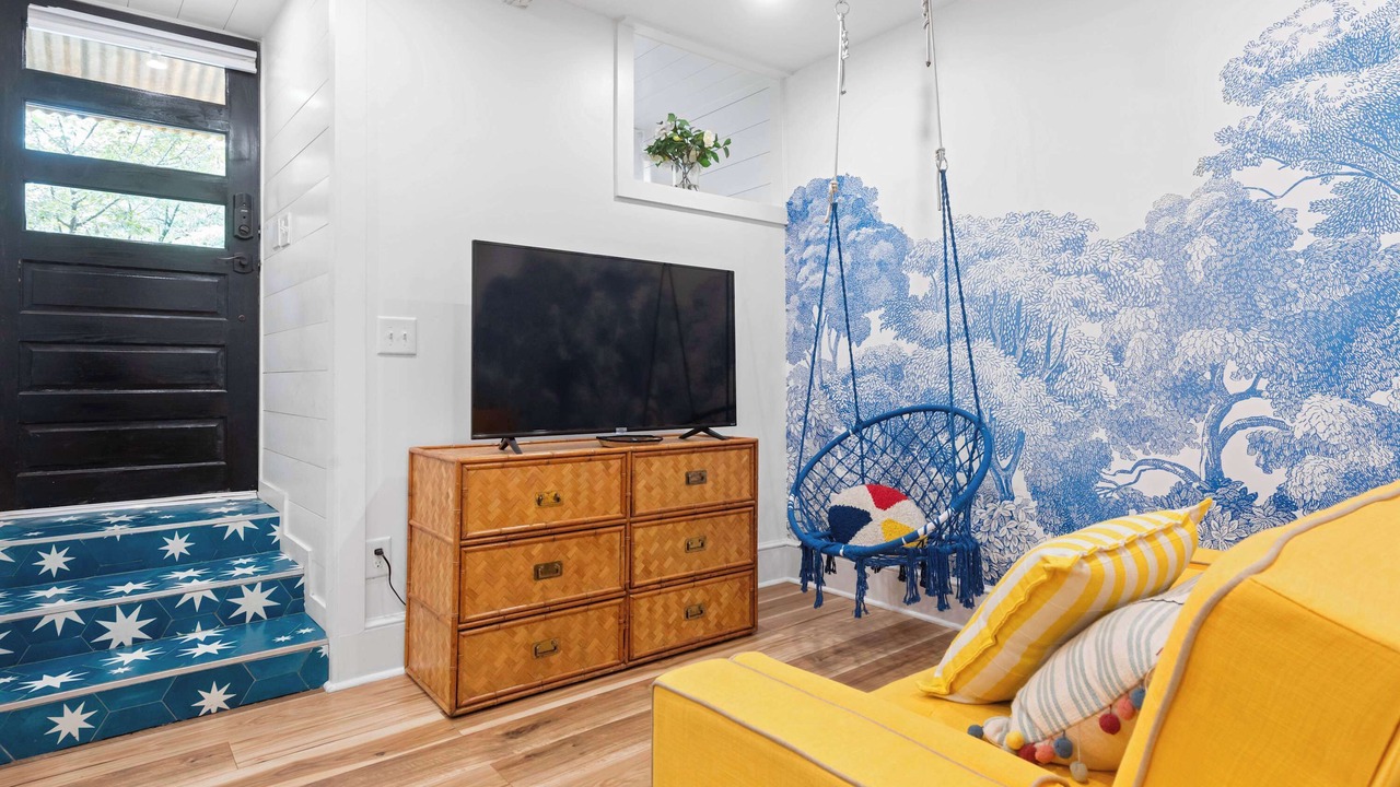 Photo of Livingroom in Inman Park